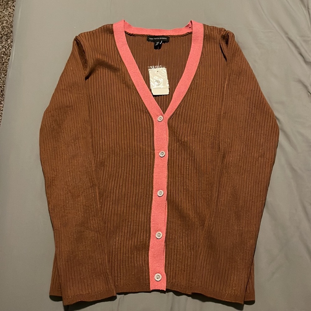 $125 Saks Fifth Avenue Size M Rayon Ribbed V Neck Cardigan Sweater Top NWT - Picture 2 of 5